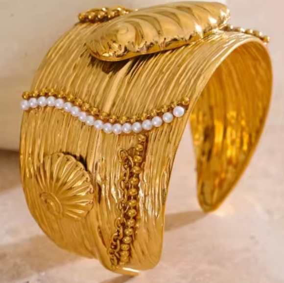 New ANTHRO 18K Gold Ss Oceanic Luxe Cuff Bracelet Adjustable - Picture 1 of 11
